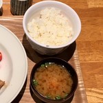 比内地鶏と秋田ご飯 ヒナとハチ - 