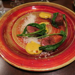 セルサルサーレ - 蝦夷鹿のロースト ペドロヒメネスのソース 燻製マッシュポテトと1