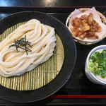 こだわり手打ちうどん 山 - ざるうどん450円 ゲソ天180円