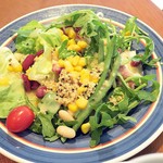 Sheraton Hong Kong Hotel & Towers - サラダはたっぷり！