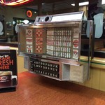 A&W All American Food - テーブル席のジュークボックス♪