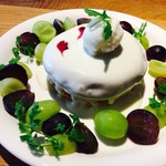 73806924 - シャインマスカット・巨峰が沢山！アイスクリームがのってます。