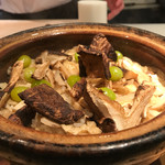 はらまさ - 香り高い松茸ご飯。4分の1カットの焼き松茸がゴロゴロ入ってます