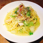 クールマイヨール - 豚肉とキャベツのガーリックオイル