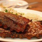 Tommy Bahama Restaurant, Bar & Store - 