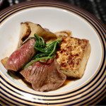 焼肉ホルモンせいご - 松茸丸ごと一本のすき焼き風 〜岡山県産こだわり卵にトリュフをかけて〜