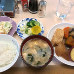 Karetoshokusainomiseberu - 煮物盛り合わせ定食