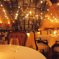 RESTAURANT DAZZLE - 夜の店内