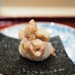 銀座 しのはら - 鮪のハラカミとべったらの山葵和え海苔巻