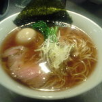 味玉しょうゆらーめん　８５０円