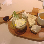 CHEESE CRAFT WORKS - 