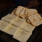 たこ坊主 - チーズクラッカー(400円)