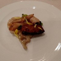 崎陽軒本店 嘉宮 - 秋野菜と三陸産帆立貝・青森産一夜干し真イカのソテー　菊花かけ