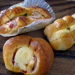 やない菓子舗 - ちくわパン155円
ポテサラベーコン155円
ハムロール130円