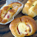 やない菓子舗 - ちくわパン155円
ポテサラベーコン155円
ハムロール130円