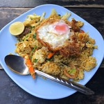 IM CHAN - シーフードのカレー味チャーハン＋目玉焼き