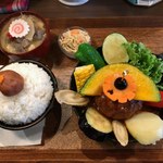 タケウチ - 「TAKEUCHIの煮込みハンバーグカレー膳」850円