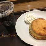 スターバックス コーヒー - アイスコーヒー（ケニア）、ビスケット