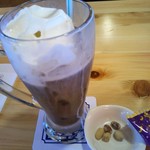 コメダ珈琲店 - 途中まで食べ飲みのクリームコーヒーと豆菓子