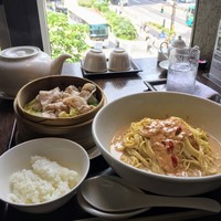過門香 丸の内トラストタワー店 - 豚野菜蒸しセイロとたっぷり胡麻冷麺 