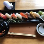 日本茶甘味処あずき - にぎり鮨