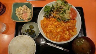 Yokarou - エビチリ定食(税込み930円)