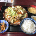 大衆食堂 まるしょう - 料理写真:焼そば定食700円