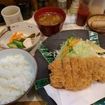 とん太 - 【2017/9】特ロースかつ定食