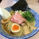 中華そば よしかわ - 煮干そば白醤油、690円。