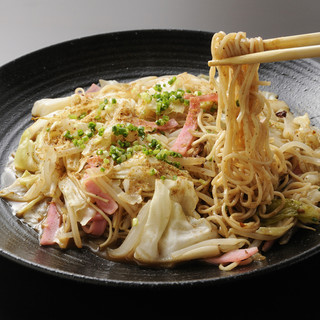 ☆ Originated from food stalls ☆ The ultimate B-class gourmet [grilled Ramen] will whet your appetite ♪