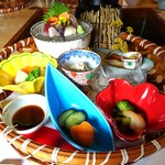 日本料理 桜坂 - お刺身かご盛り膳・他にサラダ・茶碗蒸し・デザート・コーヒー付です。
