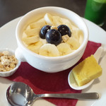 アーユルヴェーダ・カフェ ディデアン - ヨーグルトで食べるフルーツグラノーラ(1080円)