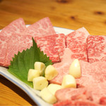 炭火焼肉 味一 海岸通り - お肉が350g