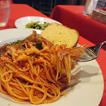 パルティーレ - 生ハムとズッキーニのトマトソーススパゲティー