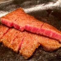 銀座のステーキ 銀座中央店 - サシが入ってうまい！