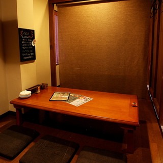 A stylish modern Japanese space for adults...even if you are alone at the counter♪