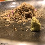 丸新 - サマートリュフで覆われた一品