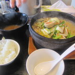 Ishiyaki Ramen Kazan - 半分入れると、スープが一気に沸騰状態に！