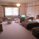 メインダイニングルーム - 日本で初めての西洋風のホテルでした