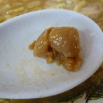 がっつり食堂ドカメン - 上に乗ってるのは梅干・・