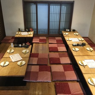 ゆっくり時間が流れ落ち着ける２階掘りごたつ席