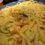 Goemon - 濃厚なクリームソースにパスタの麺がよく絡みます。