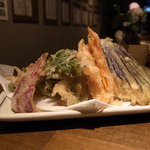 Tachinomi Hiroshi - 野菜の天ぷら盛り合わせ。