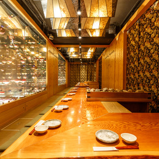 遊び心溢れる個室を堪能！京都西陣織で囲まれた個室は圧巻！