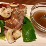 ガルニ - マッシュルームとブロッコリーと生ハムのサラダ