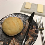 ラ ペ - パンと2種類のバター。