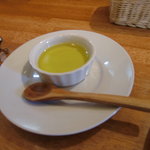 レストラン フィーネ - パンにつけるオイル