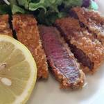 牛ヒレカツ・断面。