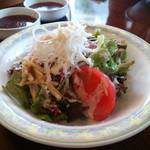 ステーキハウス　おおね - サラダ。