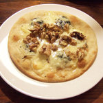 香菜軒 - ブルーチーズとくるみのミニピッツァ(450円)